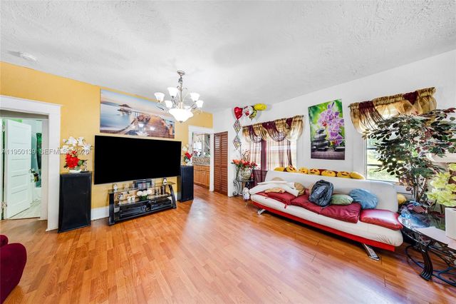 2600 SW 2nd St, Miami, FL 33135