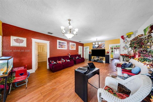 2600 SW 2nd St, Miami, FL 33135