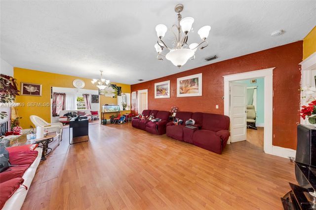 2600 SW 2nd St, Miami, FL 33135