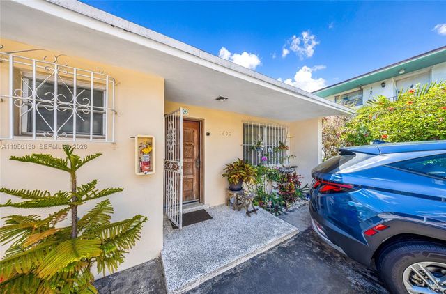 2600 SW 2nd St, Miami, FL 33135