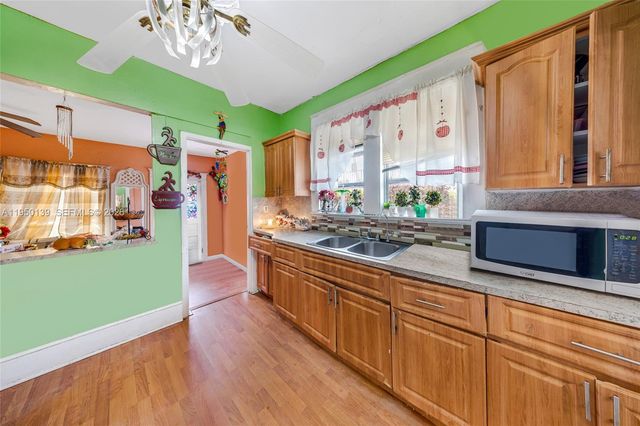 2600 SW 2nd St, Miami, FL 33135