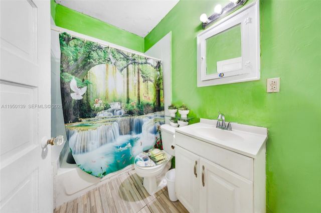 2600 SW 2nd St, Miami, FL 33135