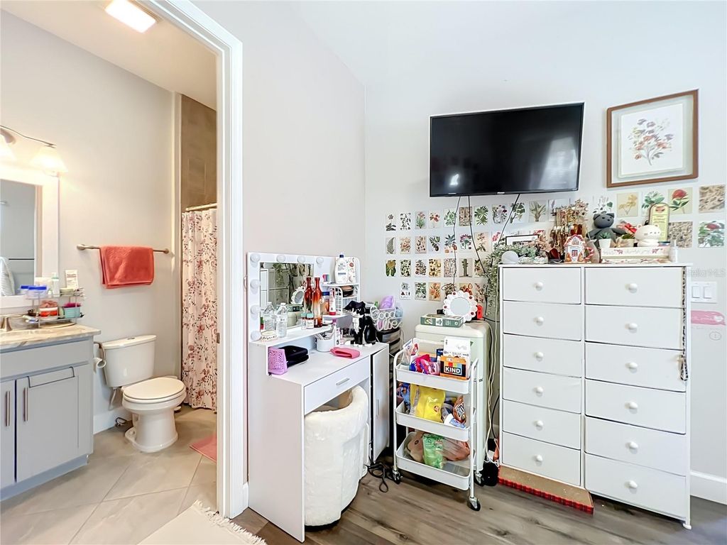 Image 11 of property listing at 3427 NORMAN LEWIS ALLEY, Orlando, FL 32828