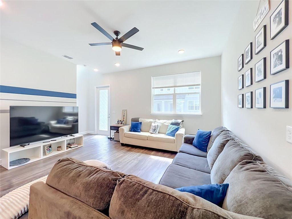 Image 21 of property listing at 3427 NORMAN LEWIS ALLEY, Orlando, FL 32828