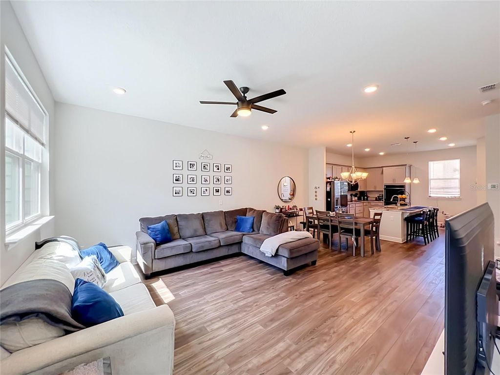 Image 31 of property listing at 3427 NORMAN LEWIS ALLEY, Orlando, FL 32828