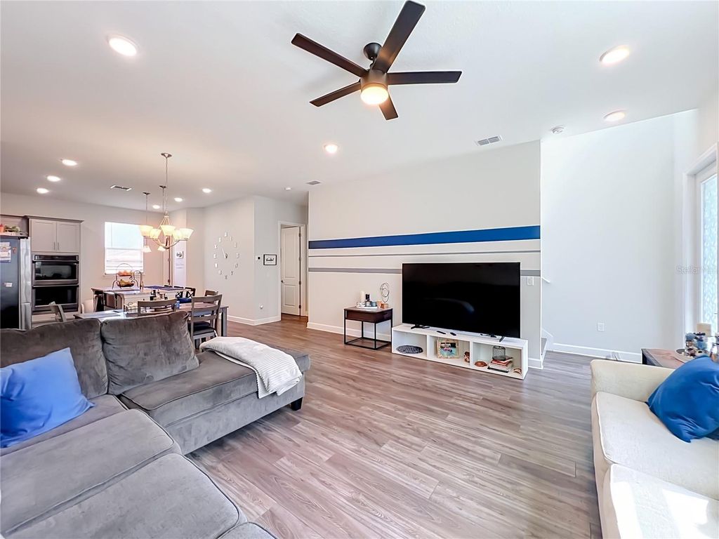 Image 32 of property listing at 3427 NORMAN LEWIS ALLEY, Orlando, FL 32828