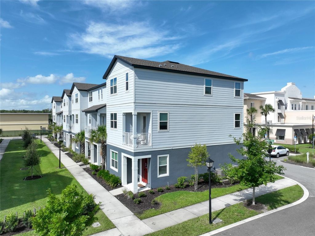 Image 60 of property listing at 3427 NORMAN LEWIS ALLEY, Orlando, FL 32828