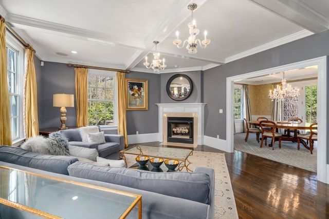 22 Plymouth Road, Wellesley, MA 02481