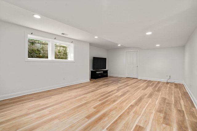 22 Plymouth Road, Wellesley, MA 02481
