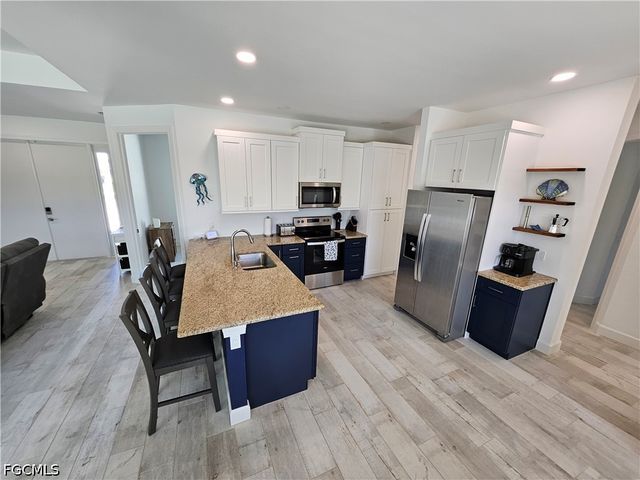 136 Kamal PKWY, Cape Coral, FL 33904