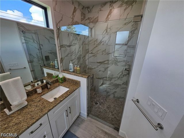 136 Kamal PKWY, Cape Coral, FL 33904