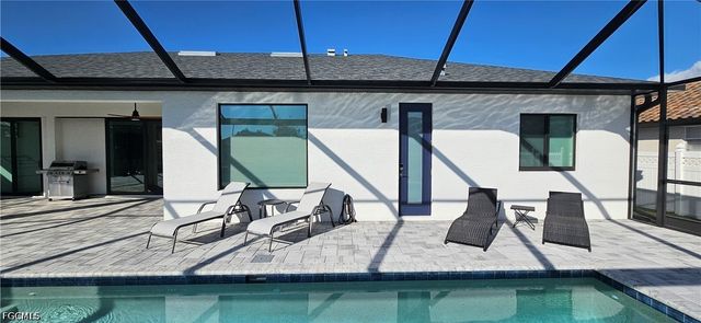 136 Kamal PKWY, Cape Coral, FL 33904