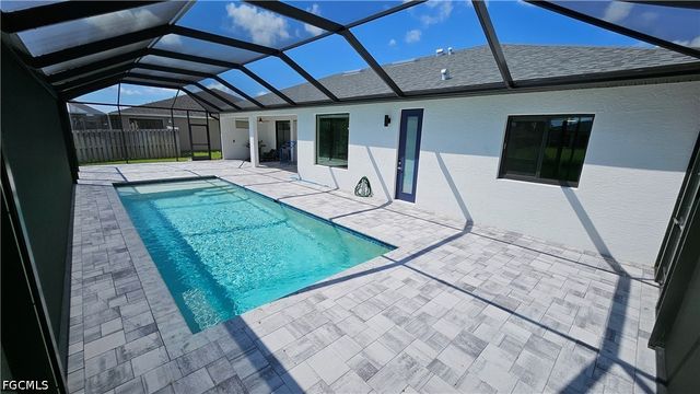 136 Kamal PKWY, Cape Coral, FL 33904