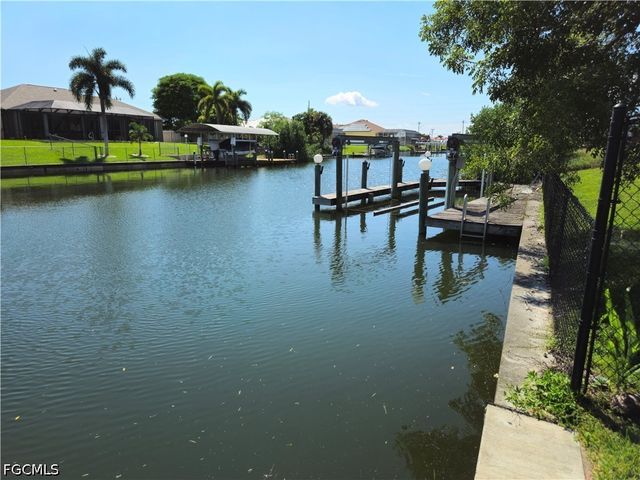 136 Kamal PKWY, Cape Coral, FL 33904