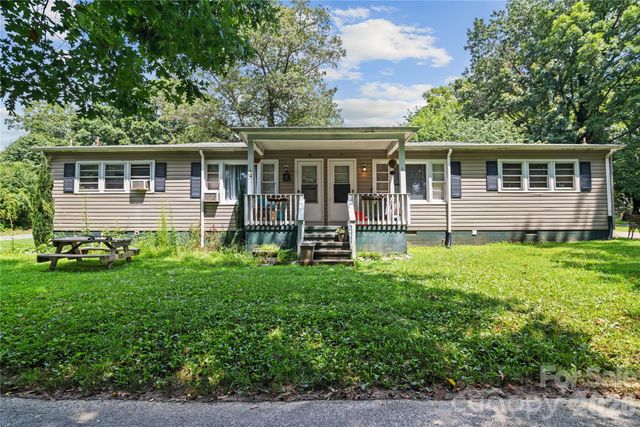 3354 Clay Apartments Court, Lenoir, NC 28645