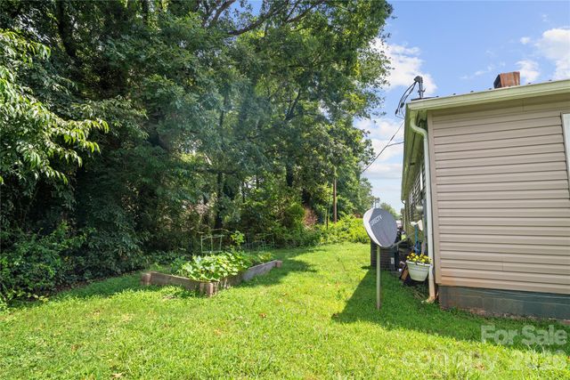 3354 Clay Apartments Court, Lenoir, NC 28645