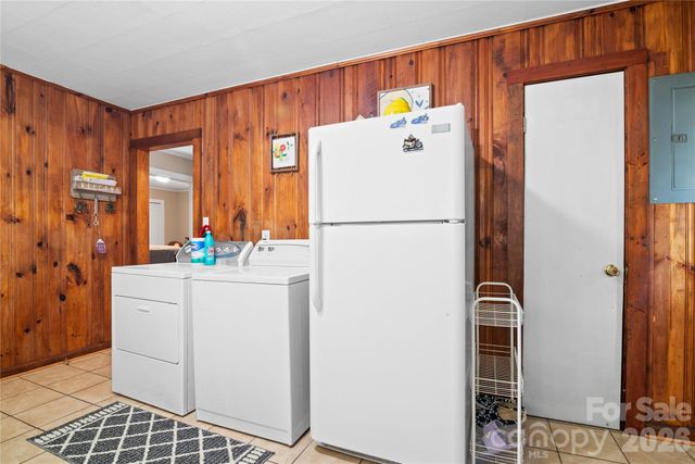 3354 Clay Apartments Court, Lenoir, NC 28645