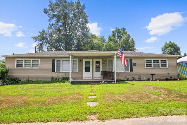 3354 Clay Apartments Court, Lenoir, NC 28645