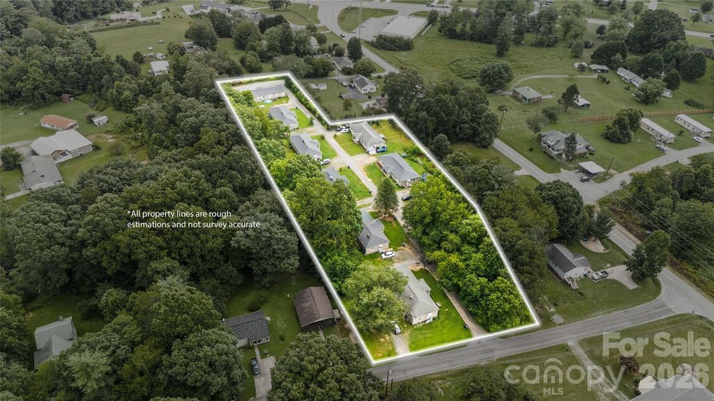 3354 Clay Apartments Court, Lenoir, NC 28645