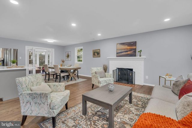 10705 AMES ST, Fairfax, VA 22032