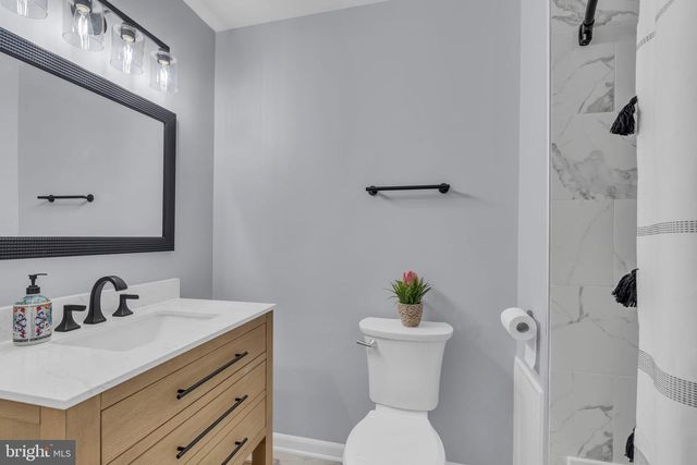 10705 AMES ST, Fairfax, VA 22032