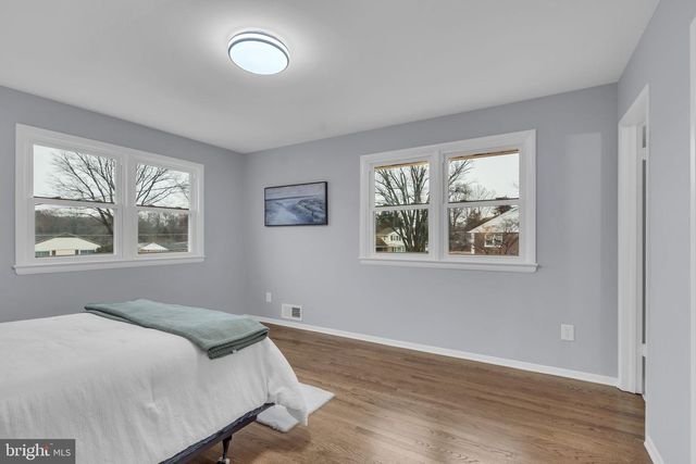 10705 AMES ST, Fairfax, VA 22032