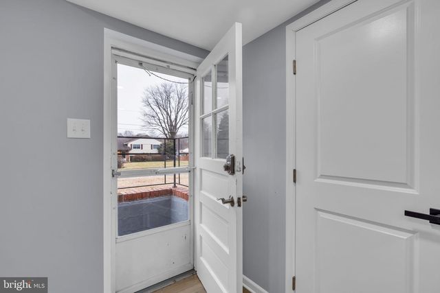 10705 AMES ST, Fairfax, VA 22032