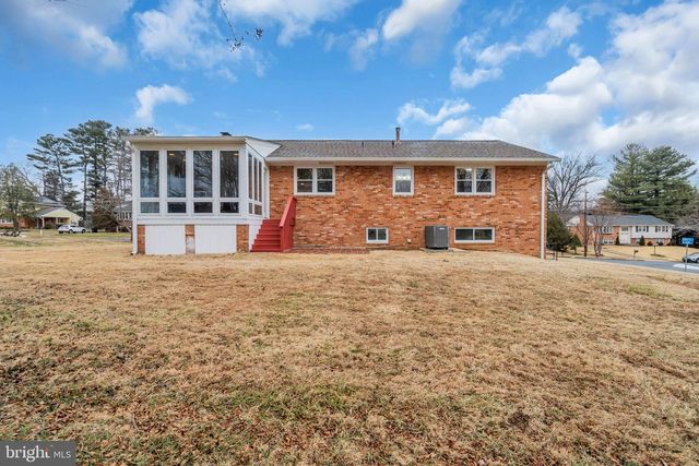 10705 AMES ST, Fairfax, VA 22032