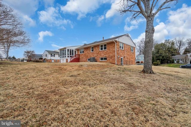 10705 AMES ST, Fairfax, VA 22032