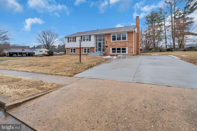 10705 AMES ST, Fairfax, VA 22032