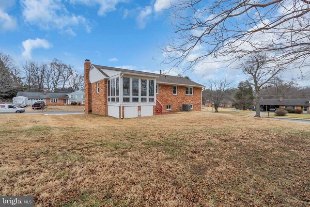 10705 AMES ST, Fairfax, VA 22032