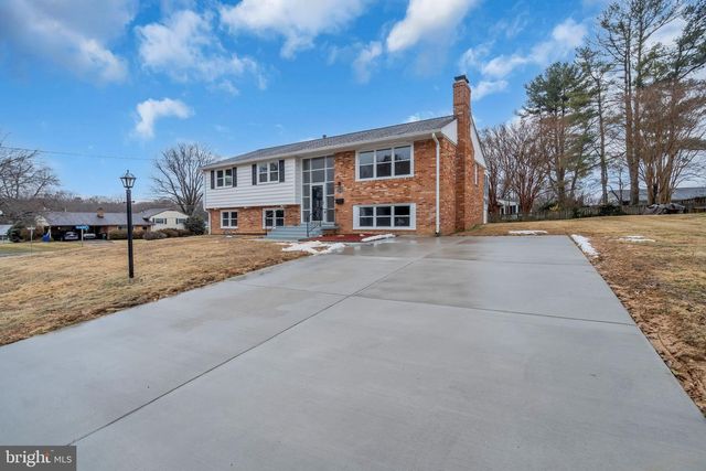 10705 AMES ST, Fairfax, VA 22032