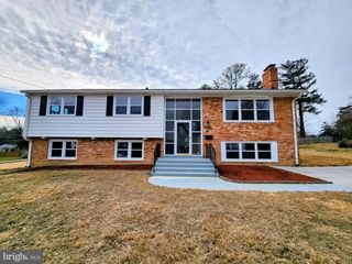 10705 AMES ST, Fairfax, VA 22032