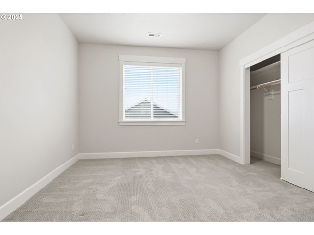 11936 Skellenger Way, Oregon City, OR 97045