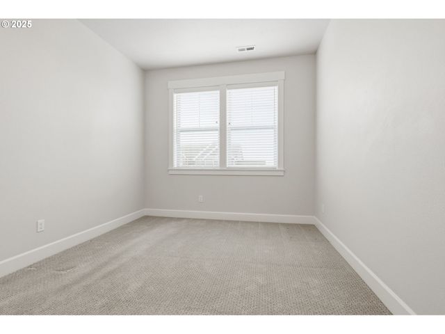 11936 Skellenger Way, Oregon City, OR 97045