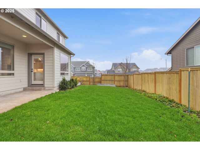 11936 Skellenger Way, Oregon City, OR 97045