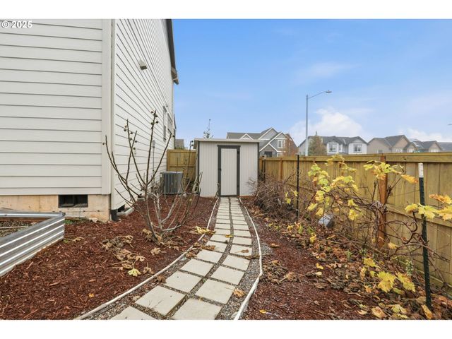 11936 Skellenger Way, Oregon City, OR 97045