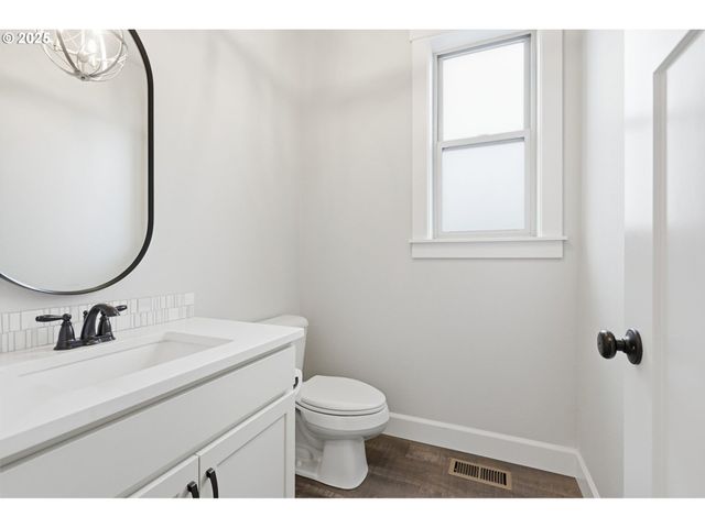 11936 Skellenger Way, Oregon City, OR 97045