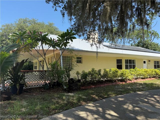 350 Bottlebrush Avenue, Lake Placid, FL 33852