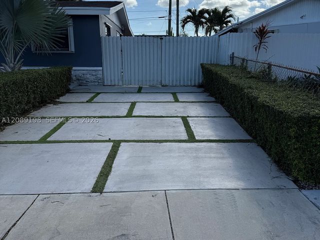 12620 SW 188th St E, Miami, FL 33177