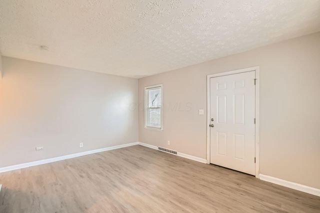 2454 Joyce Avenue, Columbus, OH 43211
