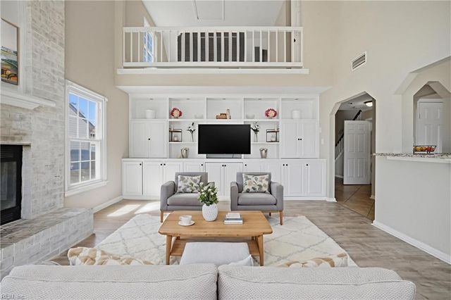 3201 Barberry LN, Virginia Beach, VA 23453