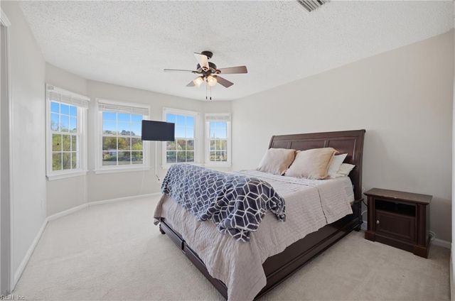 3201 Barberry LN, Virginia Beach, VA 23453