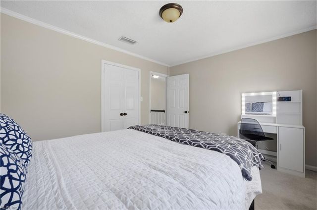 3201 Barberry LN, Virginia Beach, VA 23453