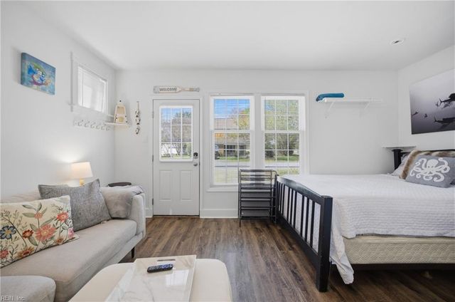 3201 Barberry LN, Virginia Beach, VA 23453