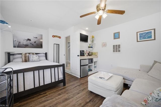 3201 Barberry LN, Virginia Beach, VA 23453