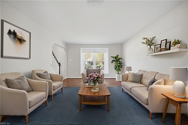 3201 Barberry LN, Virginia Beach, VA 23453