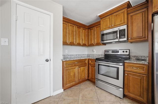 3201 Barberry LN, Virginia Beach, VA 23453