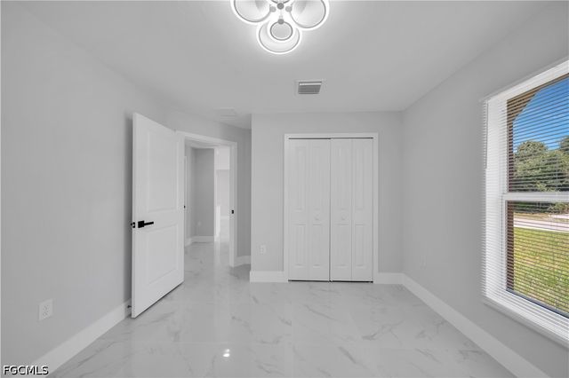 2604 51st ST SW, Lehigh Acres, FL 33976