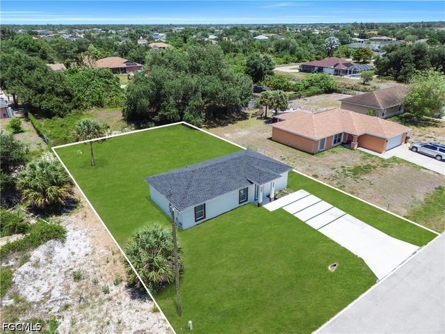2604 51st ST SW, Lehigh Acres, FL 33976